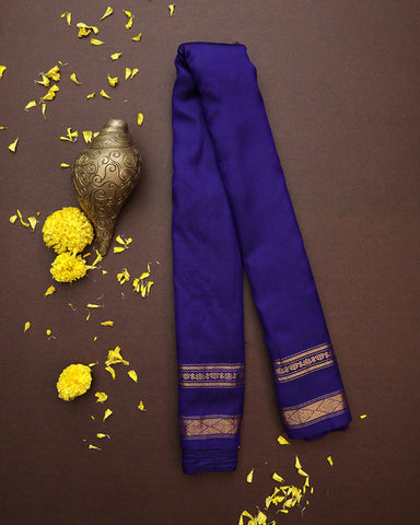 Red color Gadwal Silk Saree - PattuCheeralu